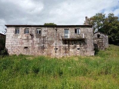 Casa en venta en Castro De Carballedo, Puvieiros, con terreno