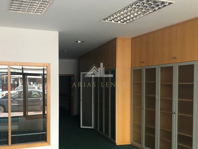 Local comercial en alquiler en Chantada, con baño