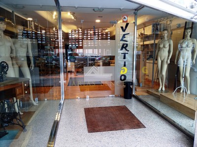 Local comercial en alquiler en Chantada, Catro Camiños, con aseo