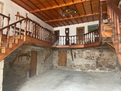 Casa en venta en Taboada, con 5 dormitorios, 2 baños, plaza de garaje, trastero, balcón y terreno