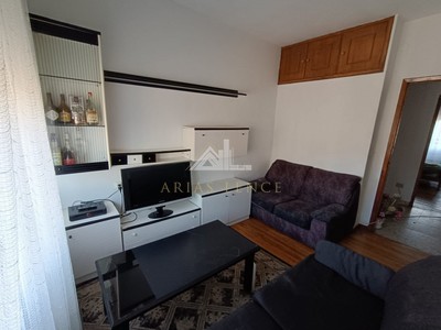 Piso en venta en Chantada, Avenida De Monforte, con 3 dormitorios, baño, trastero y balcón