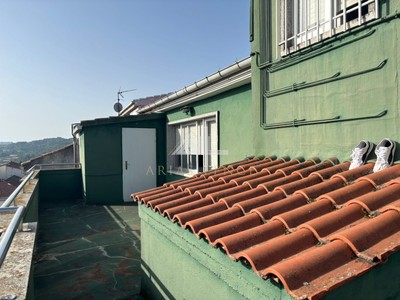 Piso en venta en Chantada, Norte, con 4 dormitorios, 2 baños, trastero y 2 balcones