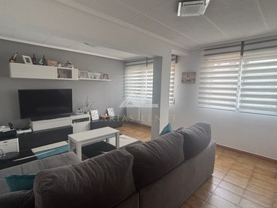 Piso en venta en Chantada, con 3 dormitorios, baño, aseo y trastero