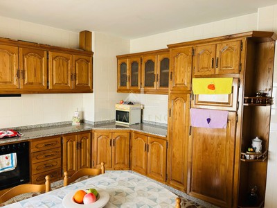 Piso en venta en Chantada, con 4 dormitorios, 2 baños y 2 balcones