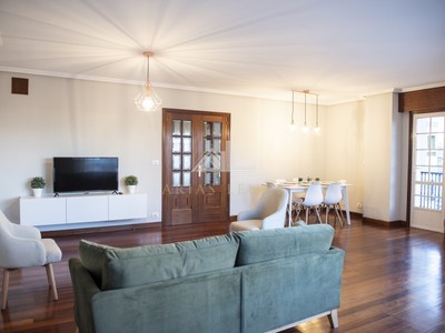 Piso en alquiler en Chantada, Catro Camiños, con 4 dormitorios, 2 baños y terraza