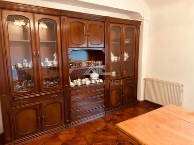 Piso en venta en Chantada, Avenida De Lugo, con 4 dormitorios, 2 baños y trastero