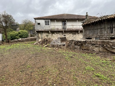 Casa en venta en A Barrela - Carballedo, con terreno