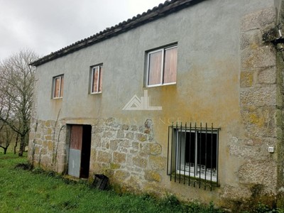 Casa en venta en Castro De Carballedo, con trastero y terreno