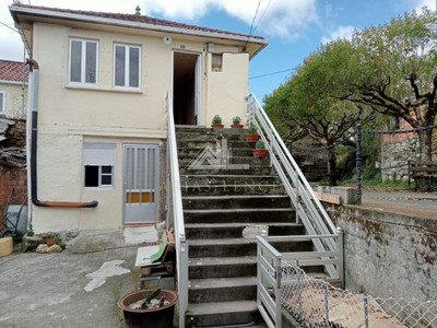 Casa en venta en Taboada, con 4 dormitorios y 2 baños