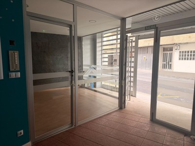 Local comercial en venta en Chantada, Centro, con 2 baños