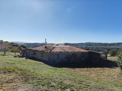 Casa en alquiler en Taboada, Esperante, con 4 dormitorios, baño, trastero y terreno