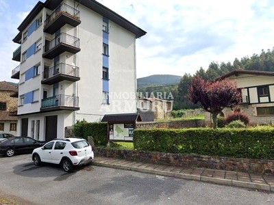 EDIFICIO ALREDEDORES