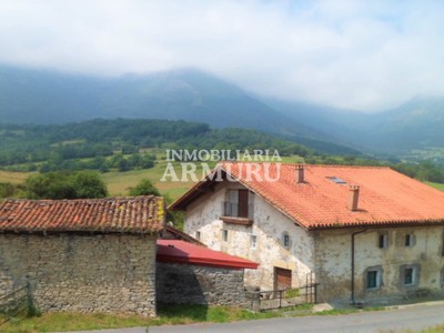Casa en venta en Orduña, Barrio Uria, con 4 dormitorios y baño