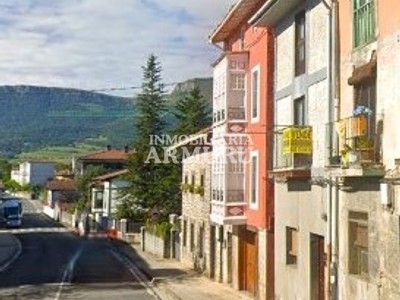 Casa en venta en Orduña, San Francisco, con 6 dormitorios, 2 baños, aseo, trastero, 3 balcones y terraza