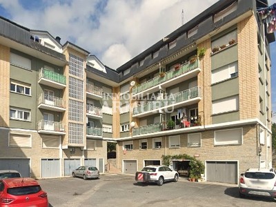 Piso en alquiler en Arceniega, Aretxaga, con 3 dormitorios, baño y 2 terrazas