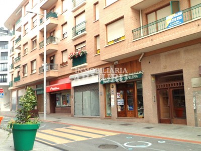 Locales en venta en Amurrio, Fronton, con aseo