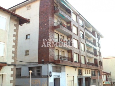 Piso en venta en Amurrio, C/ Aiara, con 4 dormitorios, 2 baños, trastero y 2 terrazas