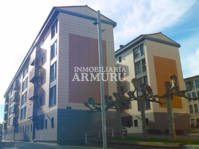 Piso en venta en Amurrio, San Jose, con 3 dormitorios y baño