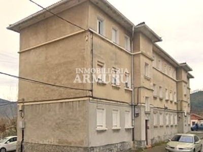 Piso en venta en Amurrio, Goikolarra, con 3 dormitorios y baño