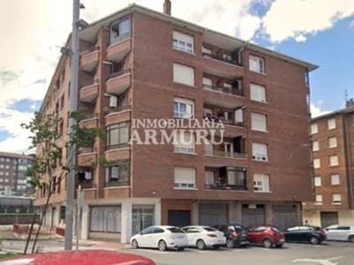 Locales en venta en Amurrio, Plaza Boriñaur, con baño