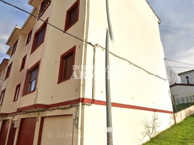 Piso en venta en Amurrio, Jesus De Galindez, con 3 dormitorios, baño y terreno