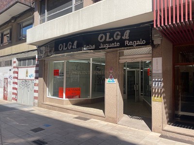 Locales en venta en Ponferrada, Plaza Fernando Miranda, con aseo