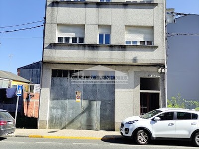 Edificio en venta en Melide, Av Toques Y Friol, con 6 dormitorios, 2 baños y 2 aseos