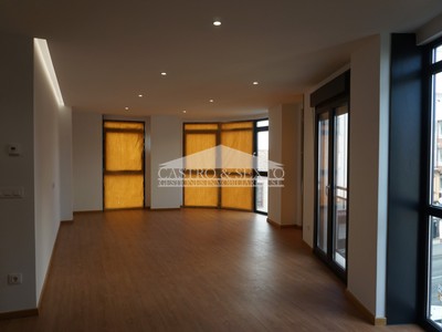 Piso en alquiler en Melide, Rd Pontevedra, con 3 dormitorios, 2 baños, aseo y balcón