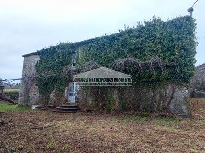 Casa para restaurar en venta en Palas De Rei, con terreno