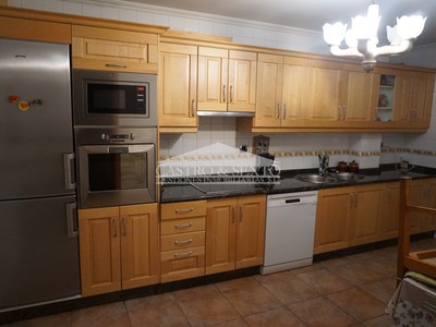 Piso en venta en Melide, Centro, con 4 dormitorios, 2 baños y terraza