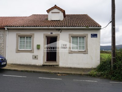 Casa en venta en Melide, Rd Pontevedra, con 6 dormitorios, 2 baños, aseo y terraza