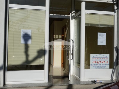 Local-bajo comercial en alquiler en Melide, Centro, con baño