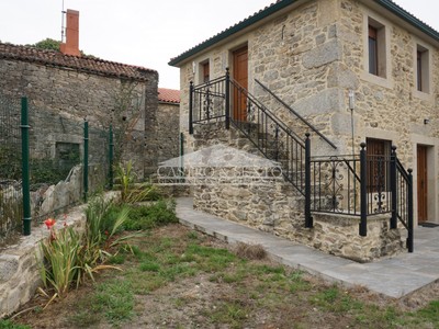 Casa en venta en Palas De Rei, Burdallos, con 2 dormitorios, 2 baños y terreno