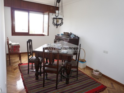 Piso en venta en Melide, Vista Alegre, con 3 dormitorios y 2 baños