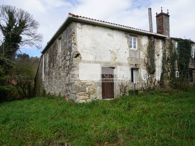 Casa para restaurar en venta en Palas De Rei, Cuiña, con terreno