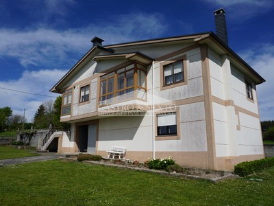 Casa en venta en Palas De Rei, Burdallos, con 3 dormitorios, 2 baños y terreno