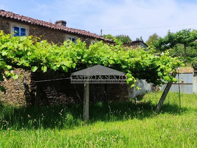 Casa para restaurar en venta en Santiso