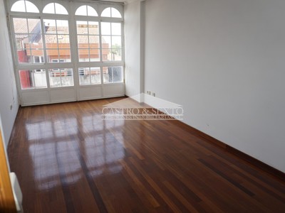 Piso en venta en Melide, Av De Lugo, con 4 dormitorios, 2 baños y trastero