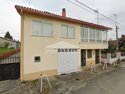 Casa en venta en Arzua, Boente, con 3 dormitorios, 2 baños y terreno