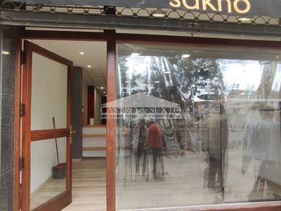 Local-bajo comercial en alquiler en Melide, Centro, con aseo