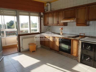 Piso en venta en Palas De Rei, Calle Amador Losada, con 3 dormitorios y baño