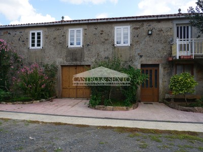 Casa en venta en Santiso, con 4 dormitorios, baño y terreno