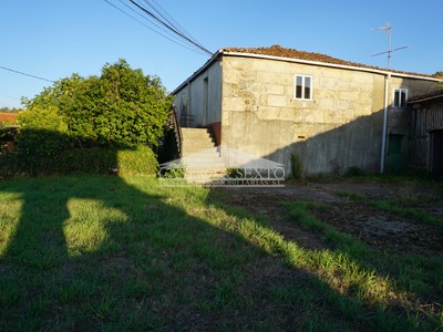 Casa para restaurar en venta en Santiso, Barazon, con terreno