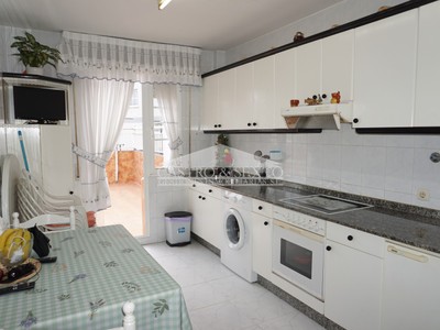 Piso en venta en Teixeiro, con 2 dormitorios, baño, trastero y terraza