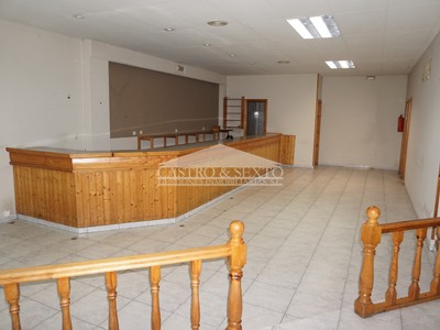 Local-bajo comercial en alquiler en Melide, Av De Lugo, con 2 baños y trastero