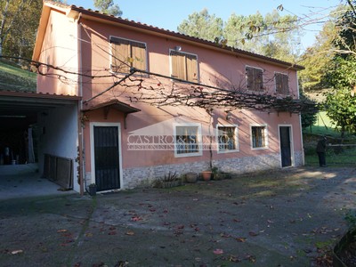 Casa en venta en Vila De Cruces, con 2 baños y terreno