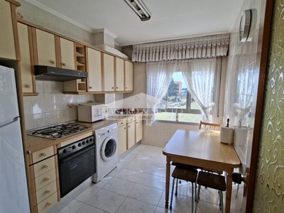 Piso en venta en Melide, Rd Pontevedra, con 3 dormitorios, baño y aseo