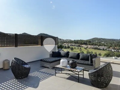 Duplex en venta en Santa Eularia Des Riu, Roca Llisa, con 3 dormitorios, 3 baños, 2 plazas de garaje y 3 terrazas