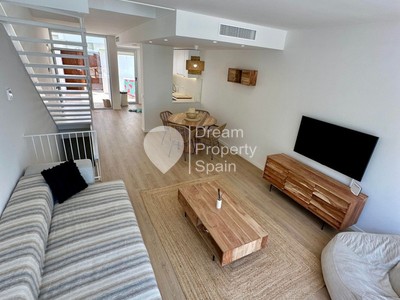 Casa en alquiler vacacional en Sant Antoni De Portmany, Benimussa, con 2 dormitorios, 2 baños, plaza de garaje, trastero y terraza