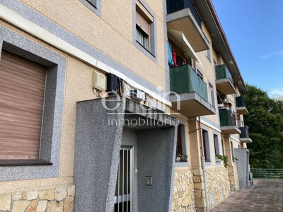 Piso en venta en Galdakao, Urtebieta, con 2 dormitorios, baño y balcón